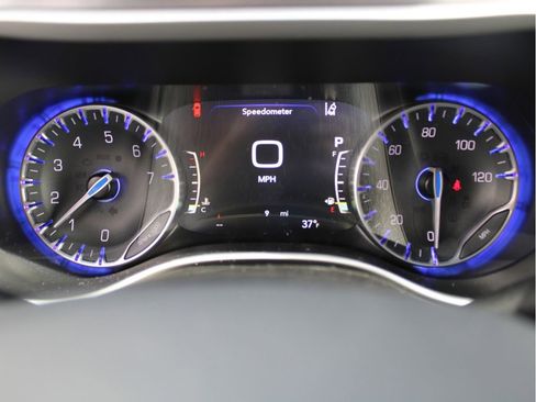 New 2026 Chrysler Pacifica Select image 17