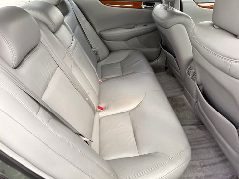 Used 2005 Lexus ES 330 FWD image 8