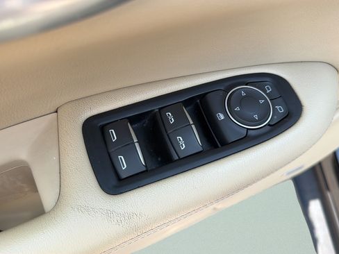 Used 2019 Cadillac XT5 FWD image 19