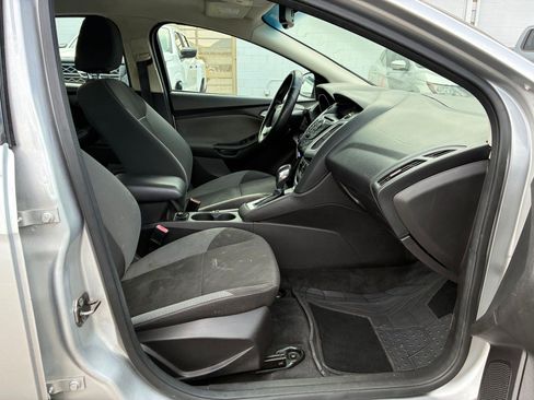 Used 2012 Ford Focus SE FWD image 29