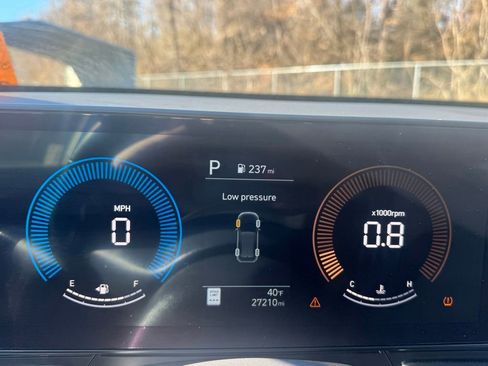 Used 2025 Hyundai Kona SEL image 18