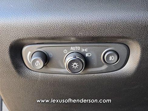 Used 2020 Chevrolet Traverse LT FWD image 25