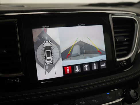 Used 2022 Chrysler Pacifica Limited w/ S Appearance Package image 25