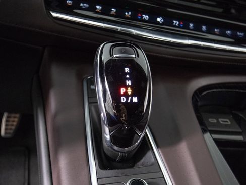 Used 2023 Cadillac Escalade V w/ LPO, ONYX Package image 31