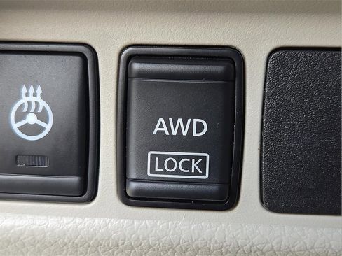 Used 2018 Nissan Rogue Sport SV w/ SV Technology Package image 26