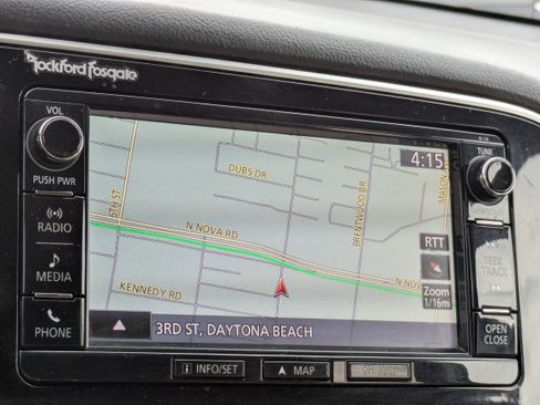 Used 2016 Mitsubishi Outlander SE image 30