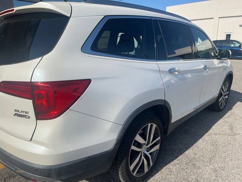 Used 2017 Honda Pilot Elite image 4