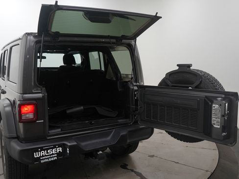 Used 2021 Jeep Wrangler Unlimited Sport w/ Dual Top Group image 9