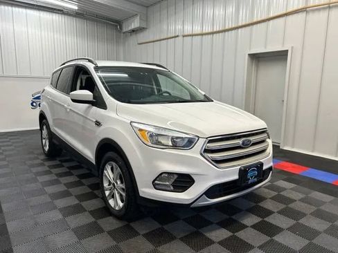 Used 2018 Ford Escape SE AWD/4WD image 2