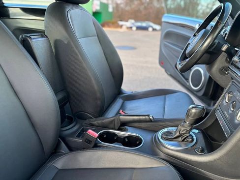 Used 2014 Volkswagen Beetle TDI FWD image 14