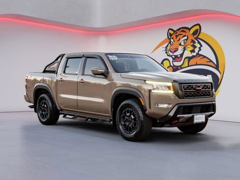 Used 2023 Nissan Frontier PRO-4X w/ Pro-4X Premium Package image 3