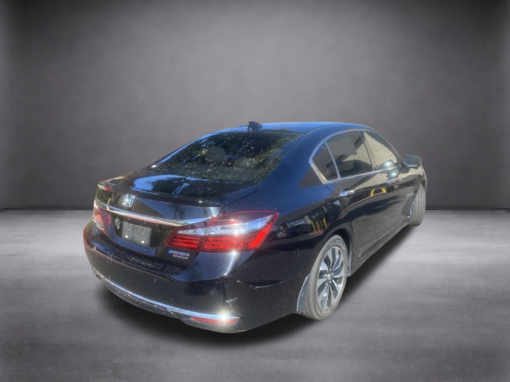 Used 2017 Honda Accord Touring image 8