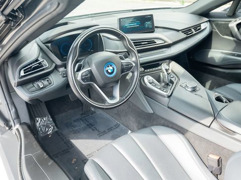 Used 2019 BMW i8 Roadster AWD/4WD image 11