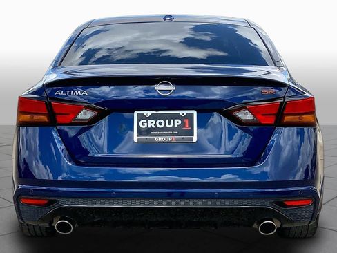 Used 2024 Nissan Altima 2.5 SR w/ SR Premium Package FWD image 5