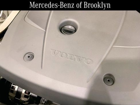 Used 2021 Volvo S60 T5 Momentum image 32