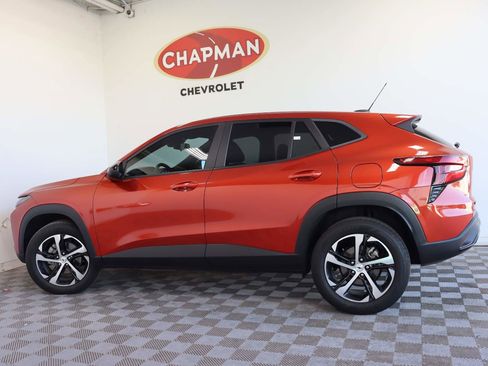 Used 2024 Chevrolet Trax RS w/ Driver Confidence Package FWD image 3