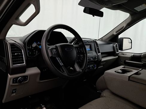 Used 2016 Ford F150 XLT image 8