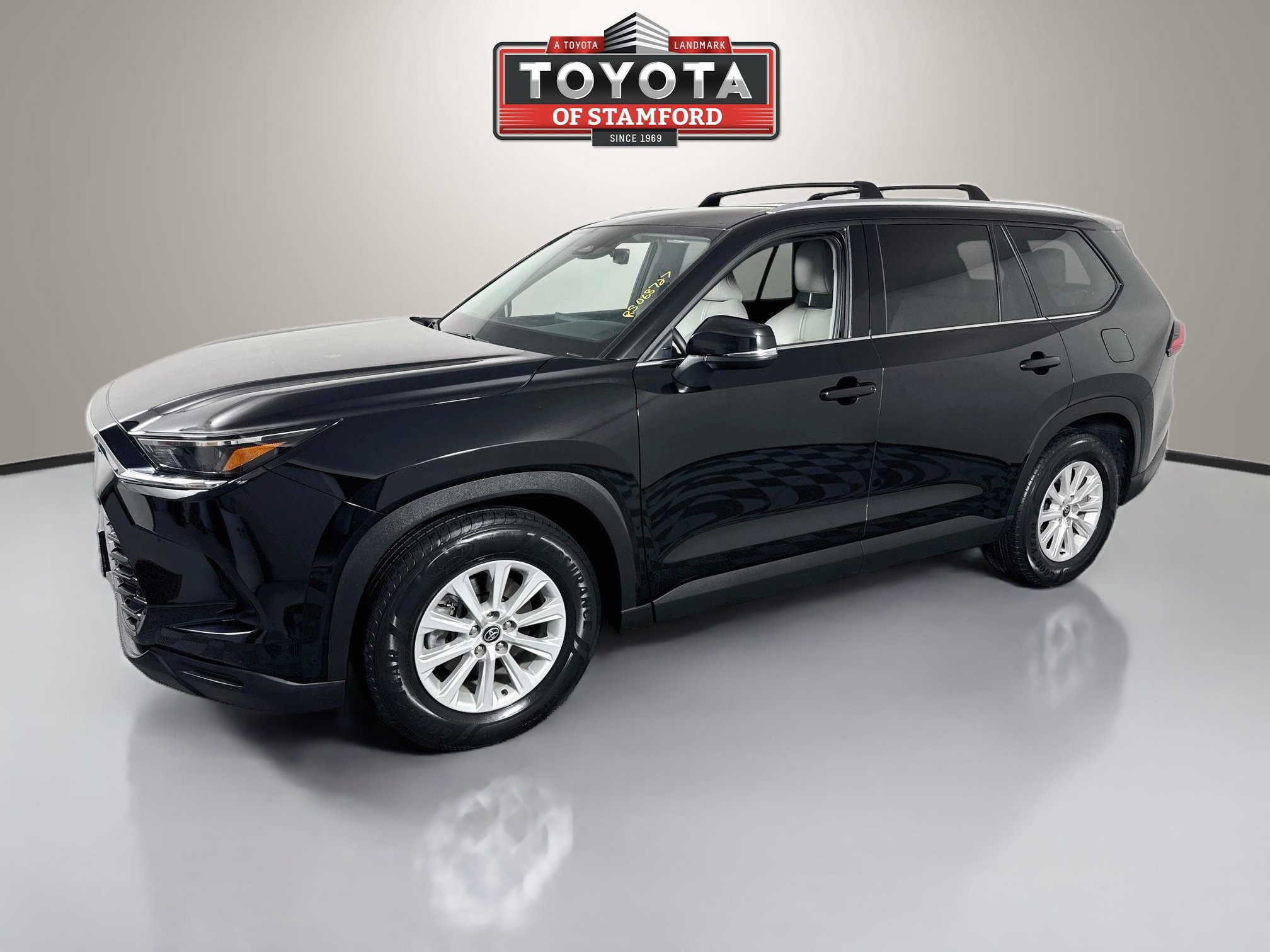 Used 2024 Toyota Grand Highlander AWD image 3
