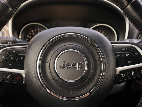 Used 2021 Jeep Compass Limited AWD/4WD image 23