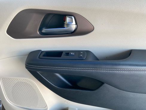 Used 2023 Chrysler Voyager LX FWD image 50