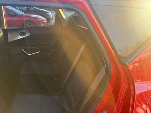 Used 2025 Kia Soul LX w/ LX Technology Package image 35