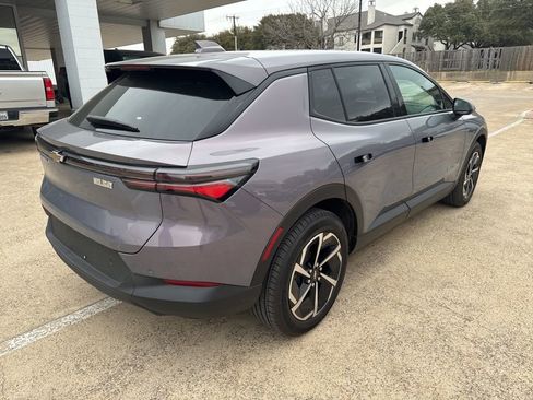 Used 2025 Chevrolet Equinox EV LT image 5