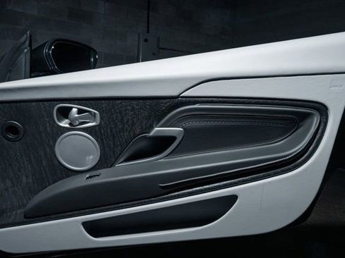 Used 2019 Aston Martin DB11 Volante image 26