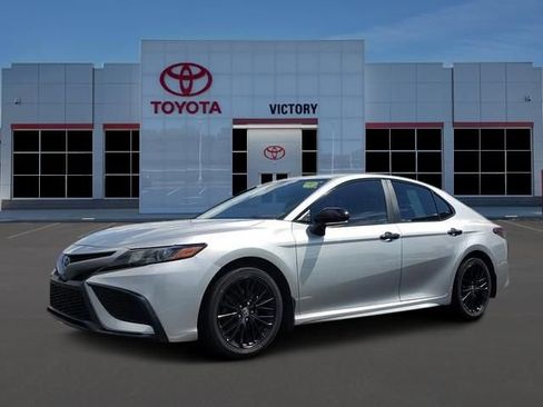 Used 2022 Toyota Camry SE w/ Convenience Package FWD image 1