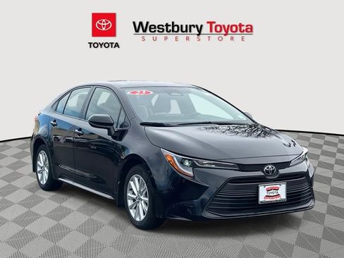 Certified 2023 Toyota Corolla LE w/ LE Convenience Package image 1