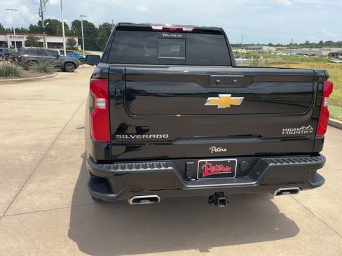 Used 2026 Chevrolet Silverado 1500 High Country AWD/4WD image 8
