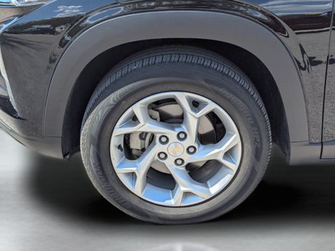 Used 2024 Chevrolet Trax LS w/ LS Convenience Package FWD image 40