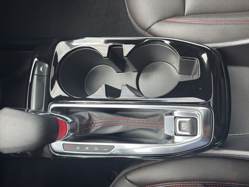 Certified 2025 Chevrolet Trax RS w/ Sunroof Package FWD image 22