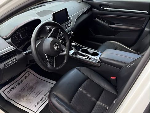 Used 2023 Nissan Altima 2.5 SR AWD/4WD image 3
