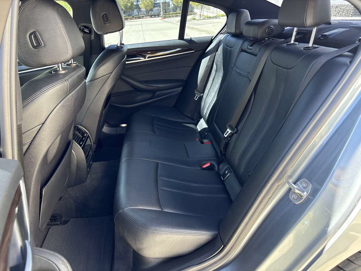 Used 2019 BMW 530i w/ Convenience Package RWD image 13