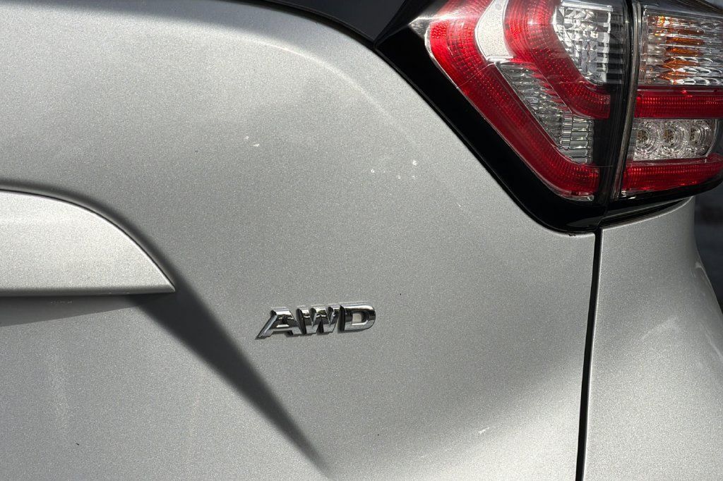 Used 2016 Nissan Murano S AWD/4WD image 23