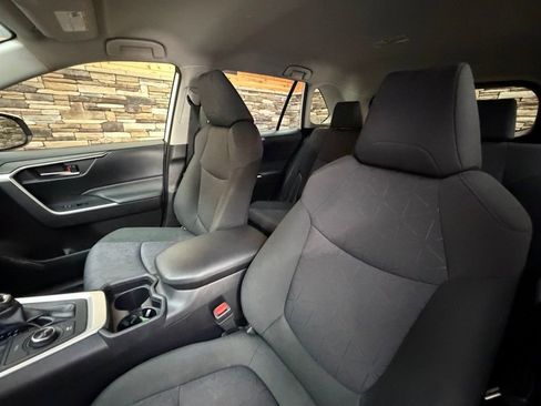 Used 2020 Toyota RAV4 XLE image 12