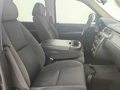 Used 2009 Chevrolet Suburban LS image 30