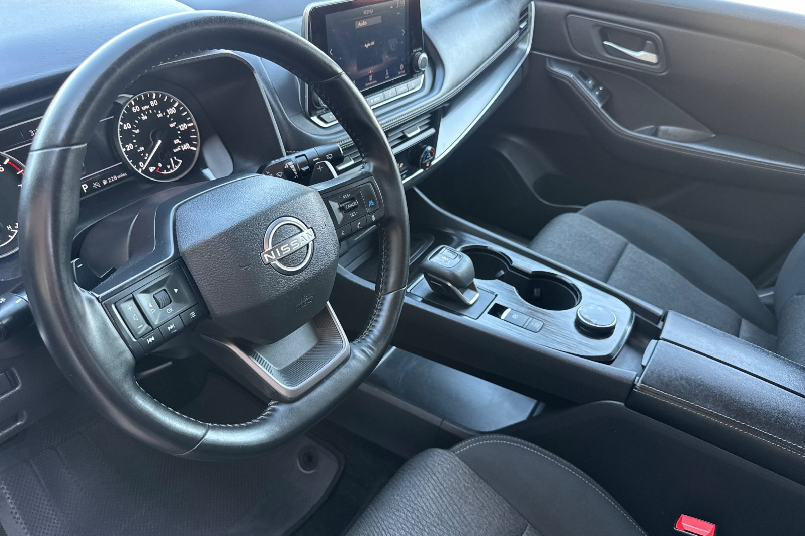 Certified 2025 Nissan Rogue SV AWD/4WD image 12