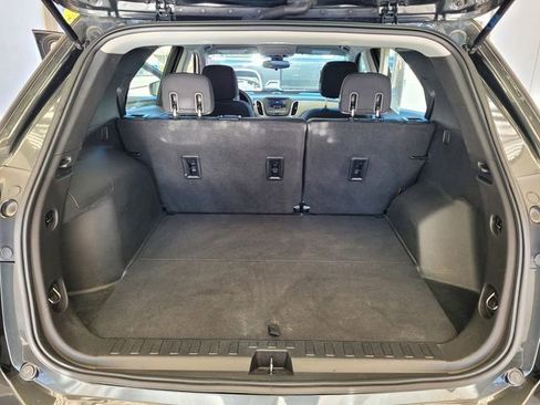 Used 2020 Chevrolet Equinox LS image 33