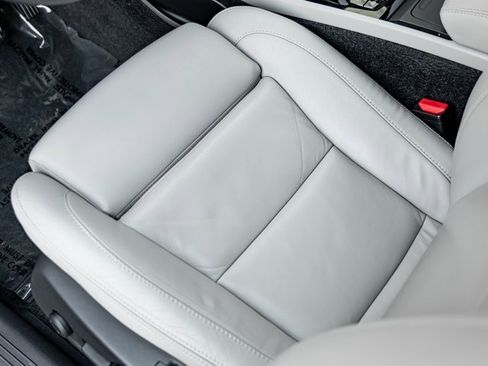 Used 2019 Volvo XC40 T5 Inscription image 14