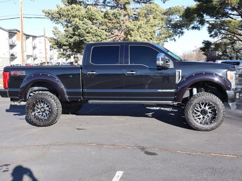 Used 2019 Ford F350 Platinum w/ Platinum Ultimate Package image 3