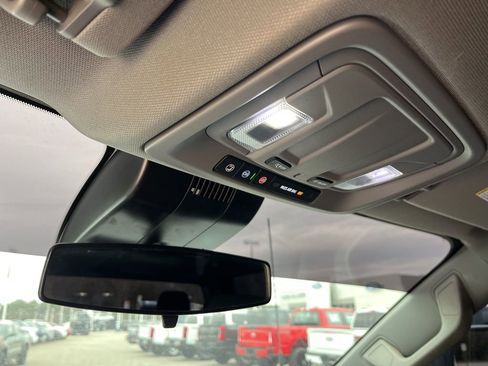 Used 2024 Chevrolet Silverado 3500 LT w/ Convenience Package image 18