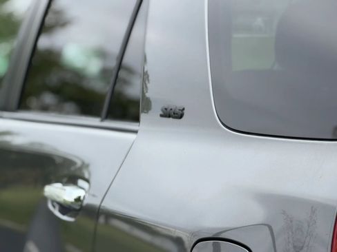 Used 2010 Toyota 4Runner SR5 AWD/4WD image 10