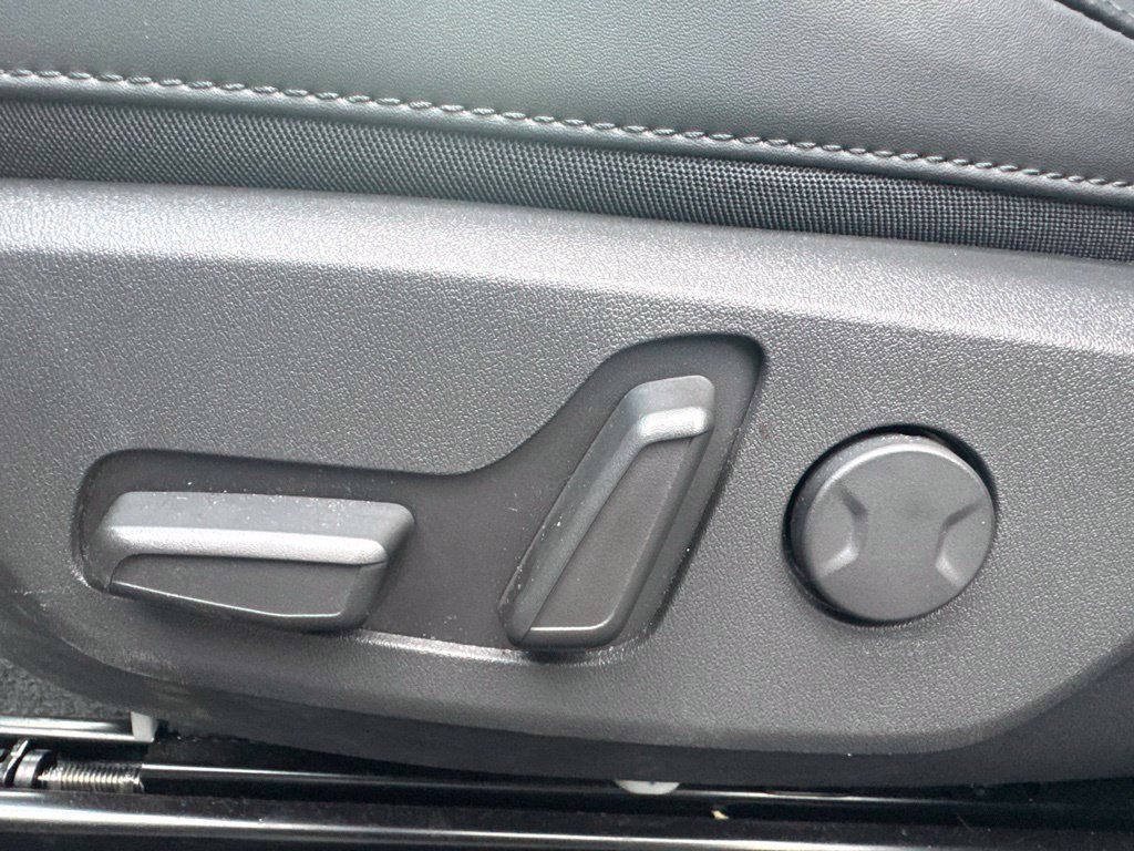 Used 2024 Kia Niro Wind FWD image 9