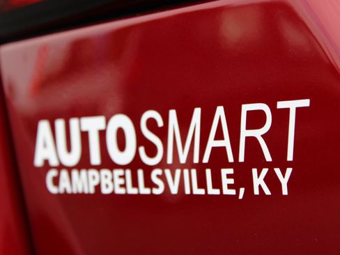 Used 2021 Nissan Versa SR FWD image 7