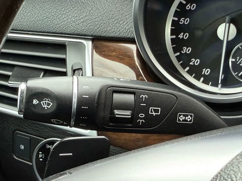 Used 2014 Mercedes-Benz GL 450 4MATIC image 30