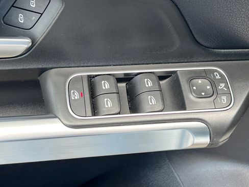 Used 2022 Mercedes-Benz GLB 250 image 15