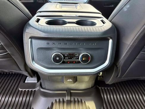 Used 2025 Ford Expedition Tremor AWD/4WD image 13