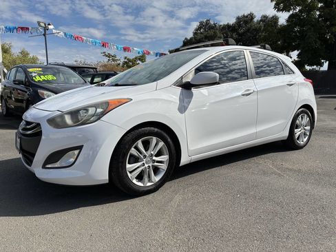 Used 2013 Hyundai Elantra GT image 1