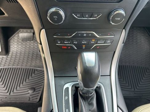 Used 2018 Ford Edge SEL w/ Equipment Group 201A image 15